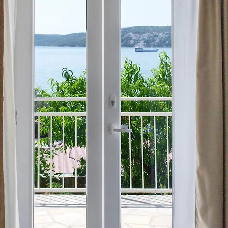 Nede Trogir